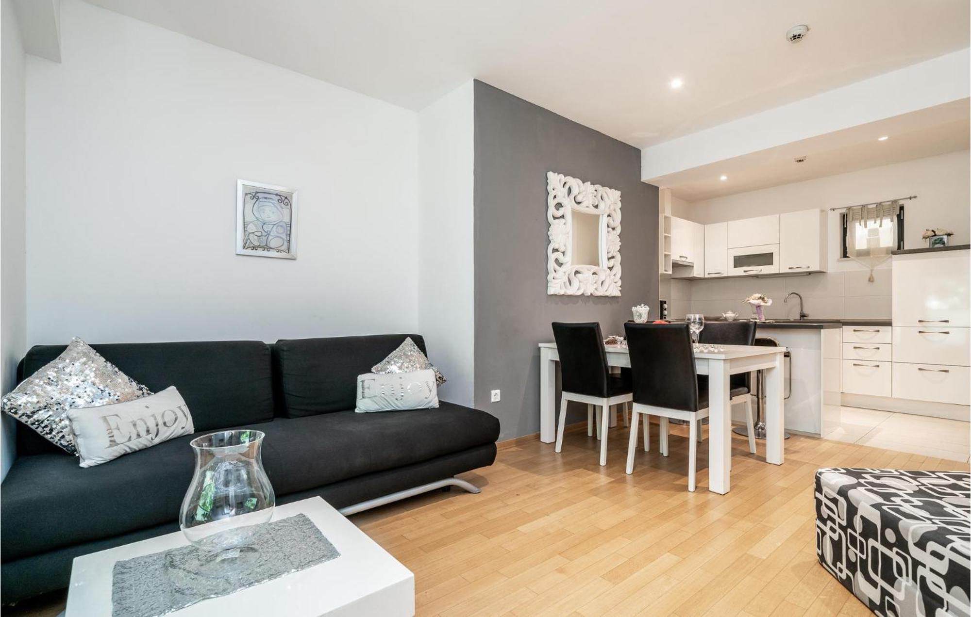 1 Bedroom Amazing Apartment In Dubrovnik Kültér fotó