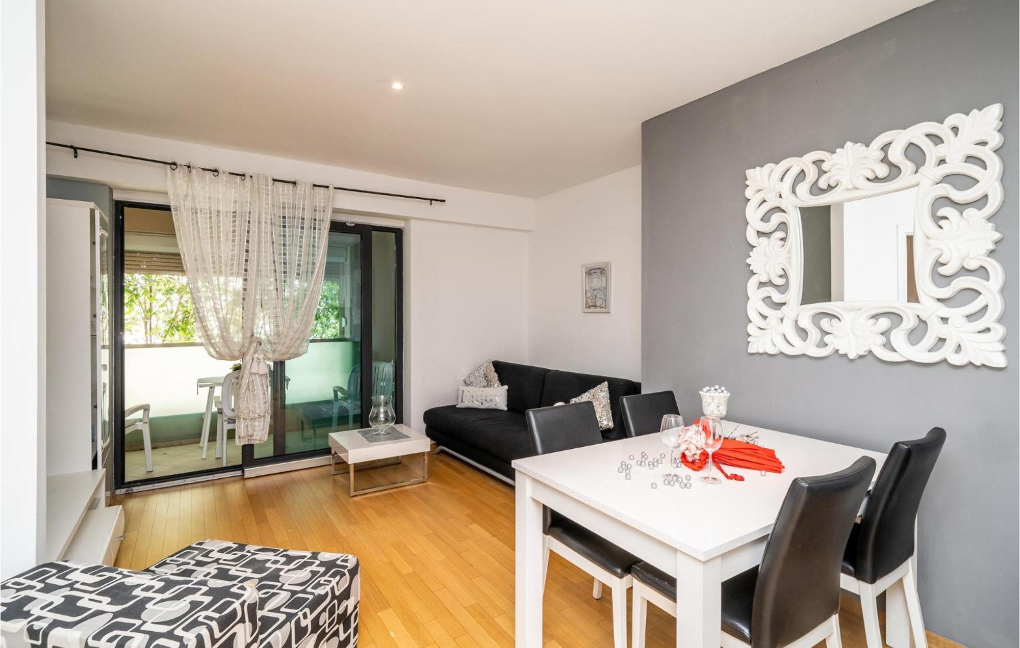 1 Bedroom Amazing Apartment In Dubrovnik Kültér fotó